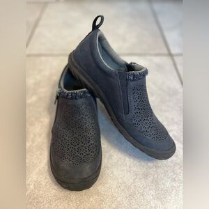 JBU/Jambu Avery Shoe in Navy Size 8